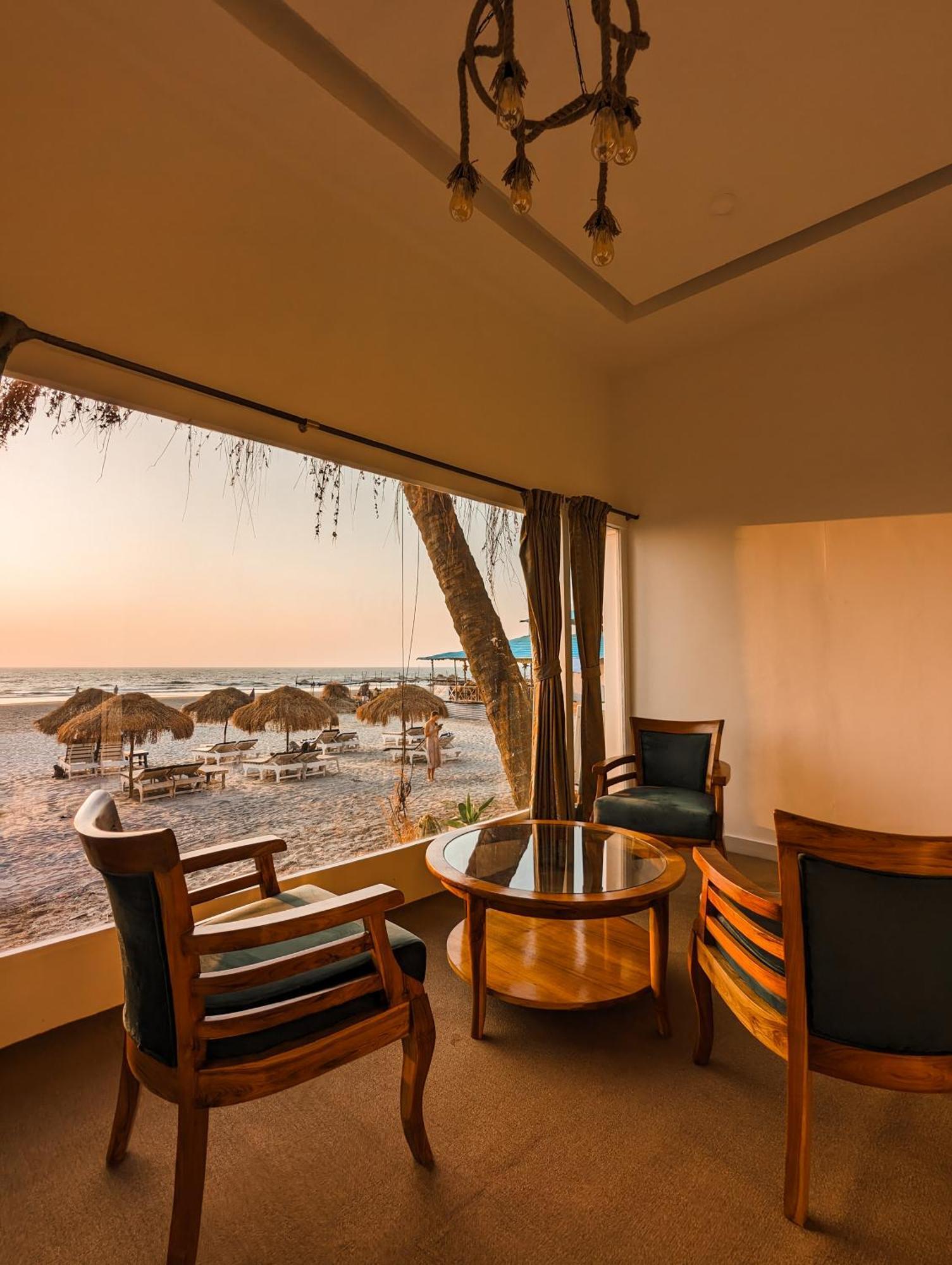 Aqua Beach Stays Ashwem Mandrem Ngoại thất bức ảnh