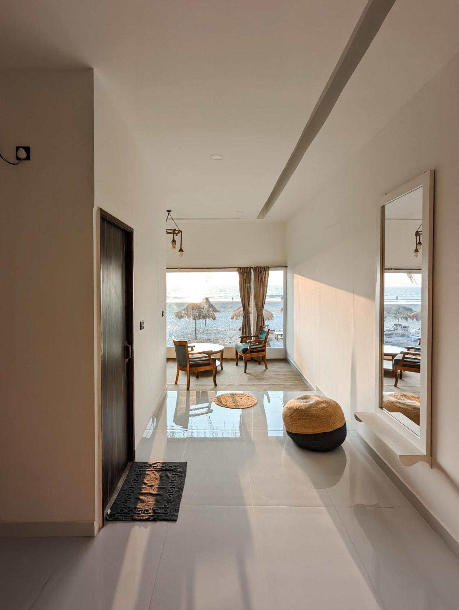 Aqua Beach Stays Ashwem Mandrem Ngoại thất bức ảnh