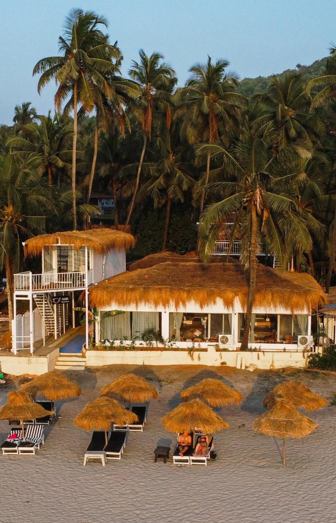 Aqua Beach Stays Ashwem Mandrem Ngoại thất bức ảnh