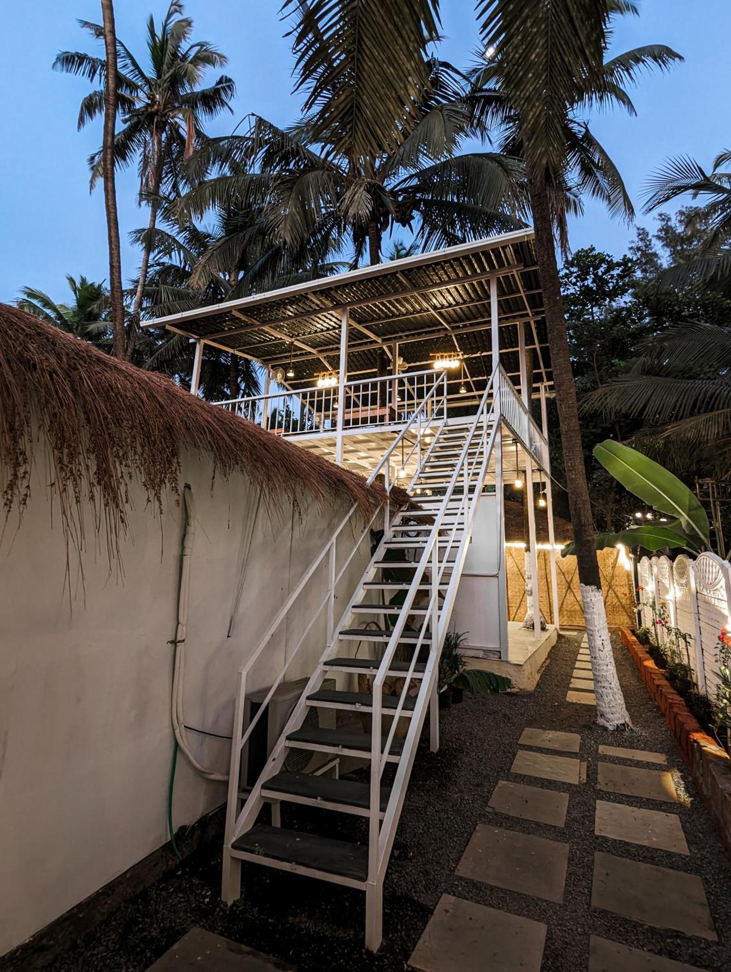 Aqua Beach Stays Ashwem Mandrem Ngoại thất bức ảnh
