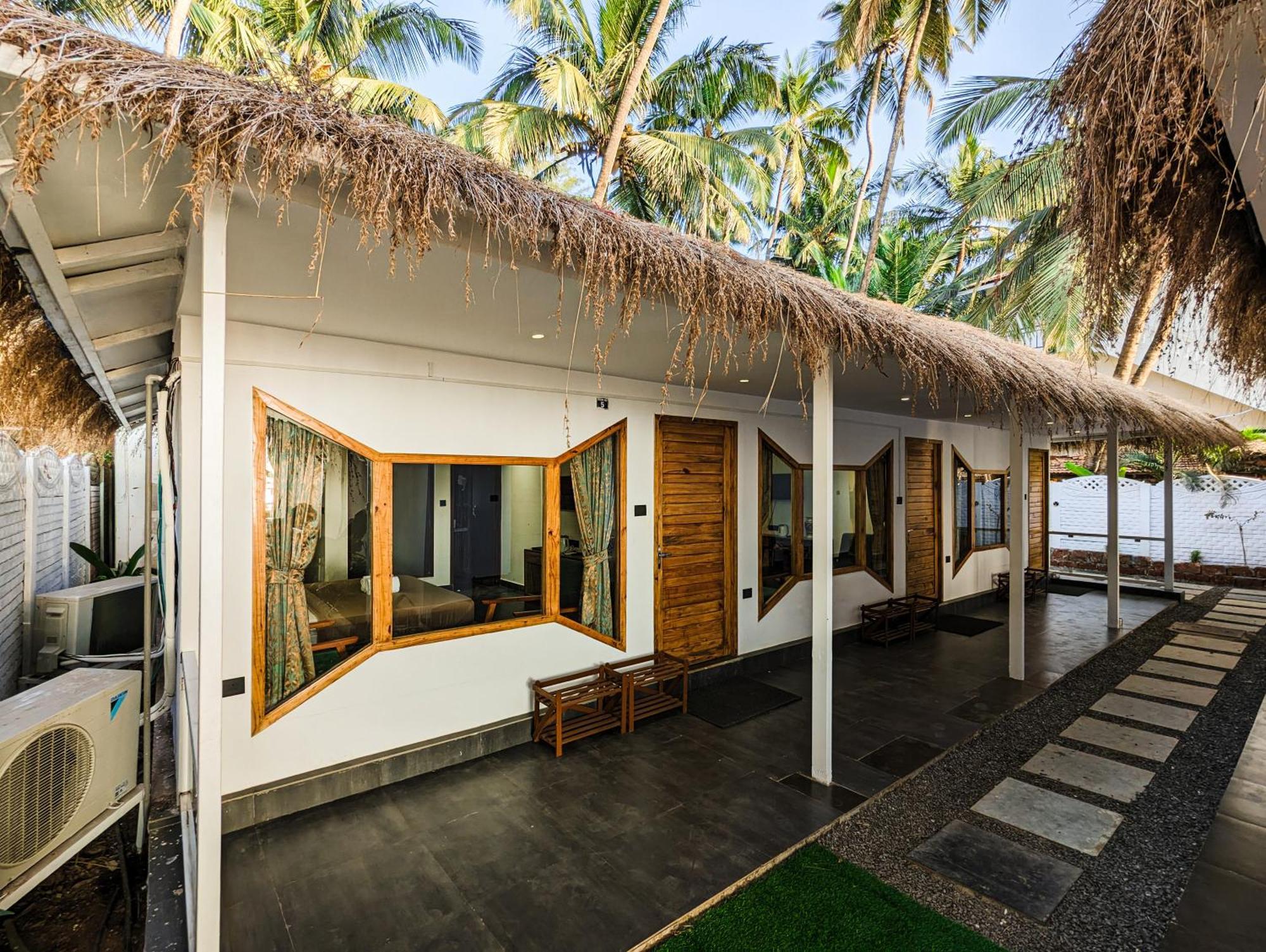 Aqua Beach Stays Ashwem Mandrem Ngoại thất bức ảnh