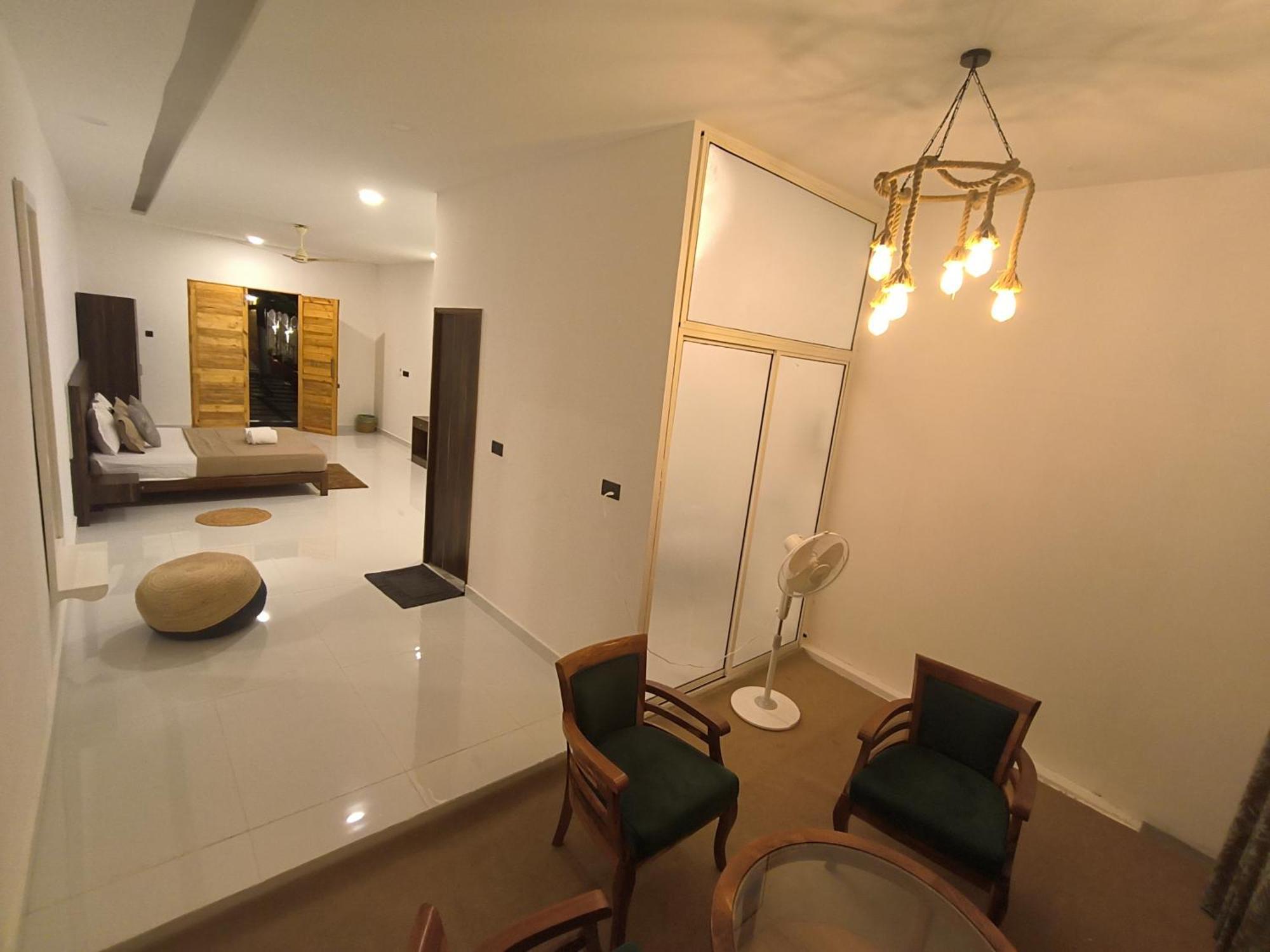 Aqua Beach Stays Ashwem Mandrem Ngoại thất bức ảnh