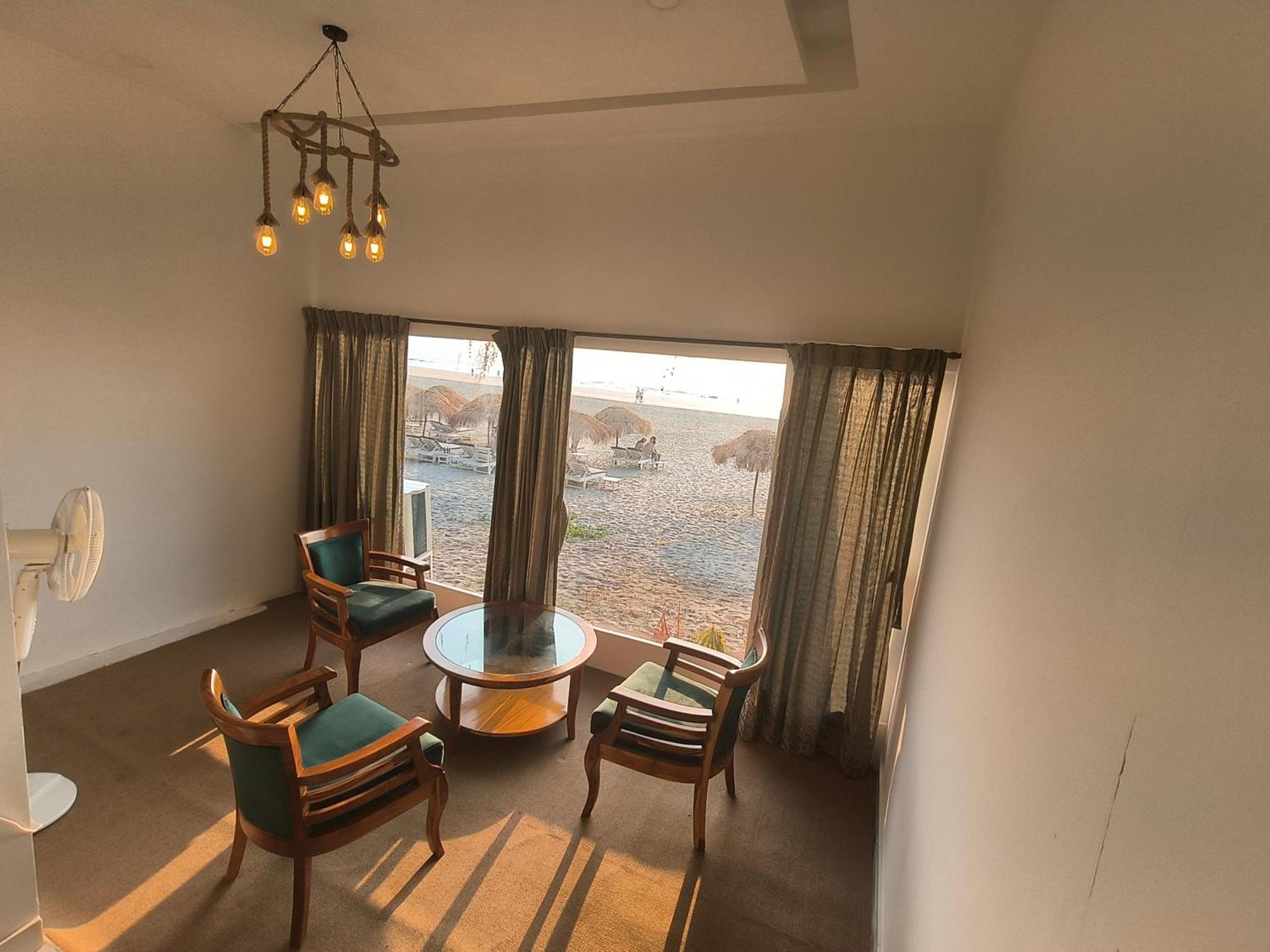 Aqua Beach Stays Ashwem Mandrem Ngoại thất bức ảnh
