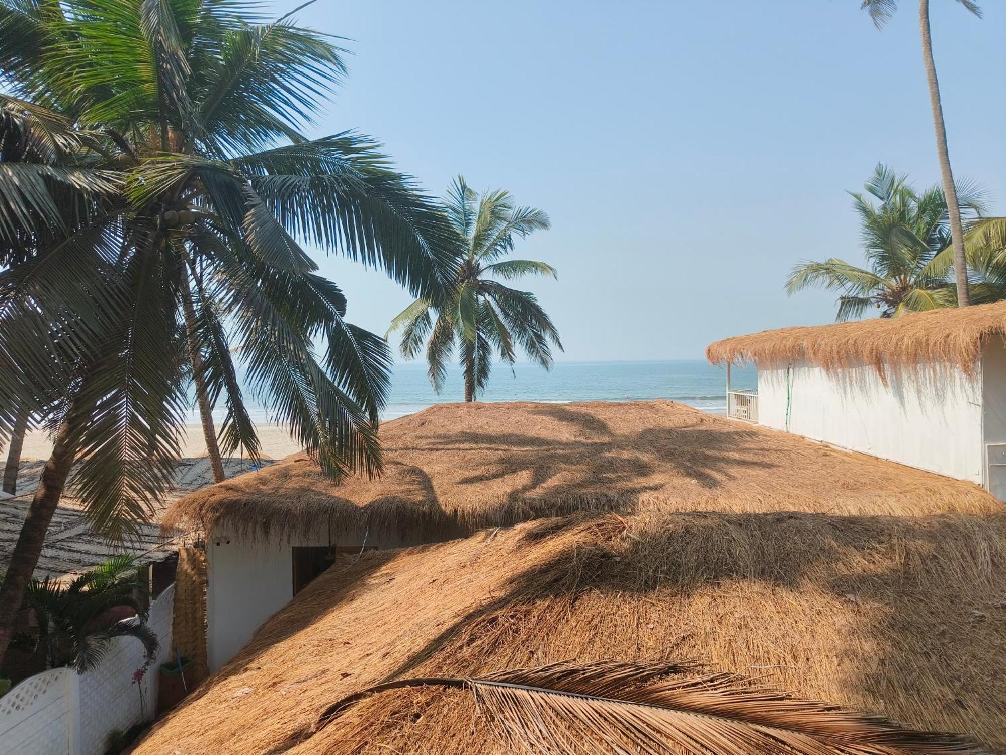 Aqua Beach Stays Ashwem Mandrem Ngoại thất bức ảnh