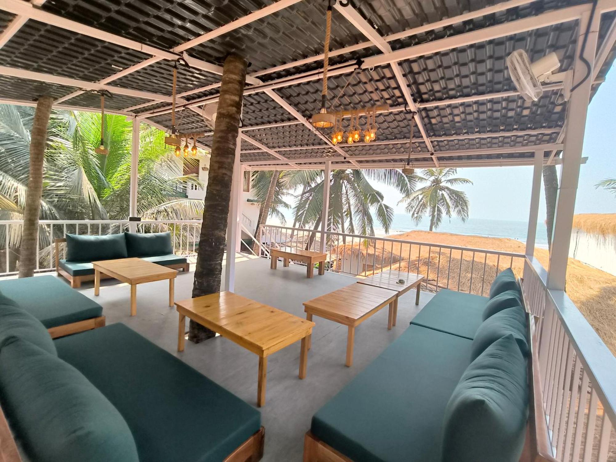 Aqua Beach Stays Ashwem Mandrem Ngoại thất bức ảnh