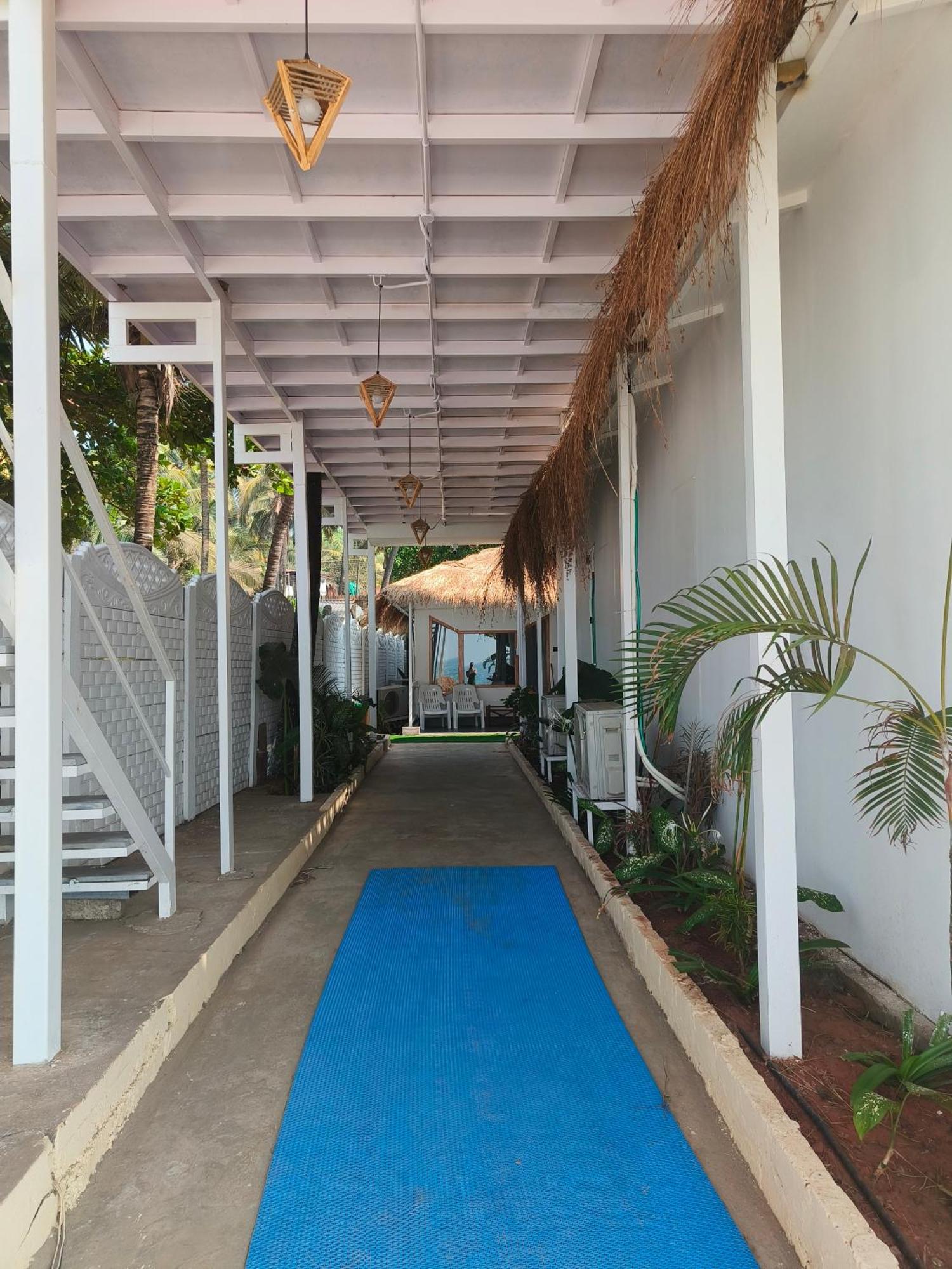 Aqua Beach Stays Ashwem Mandrem Ngoại thất bức ảnh