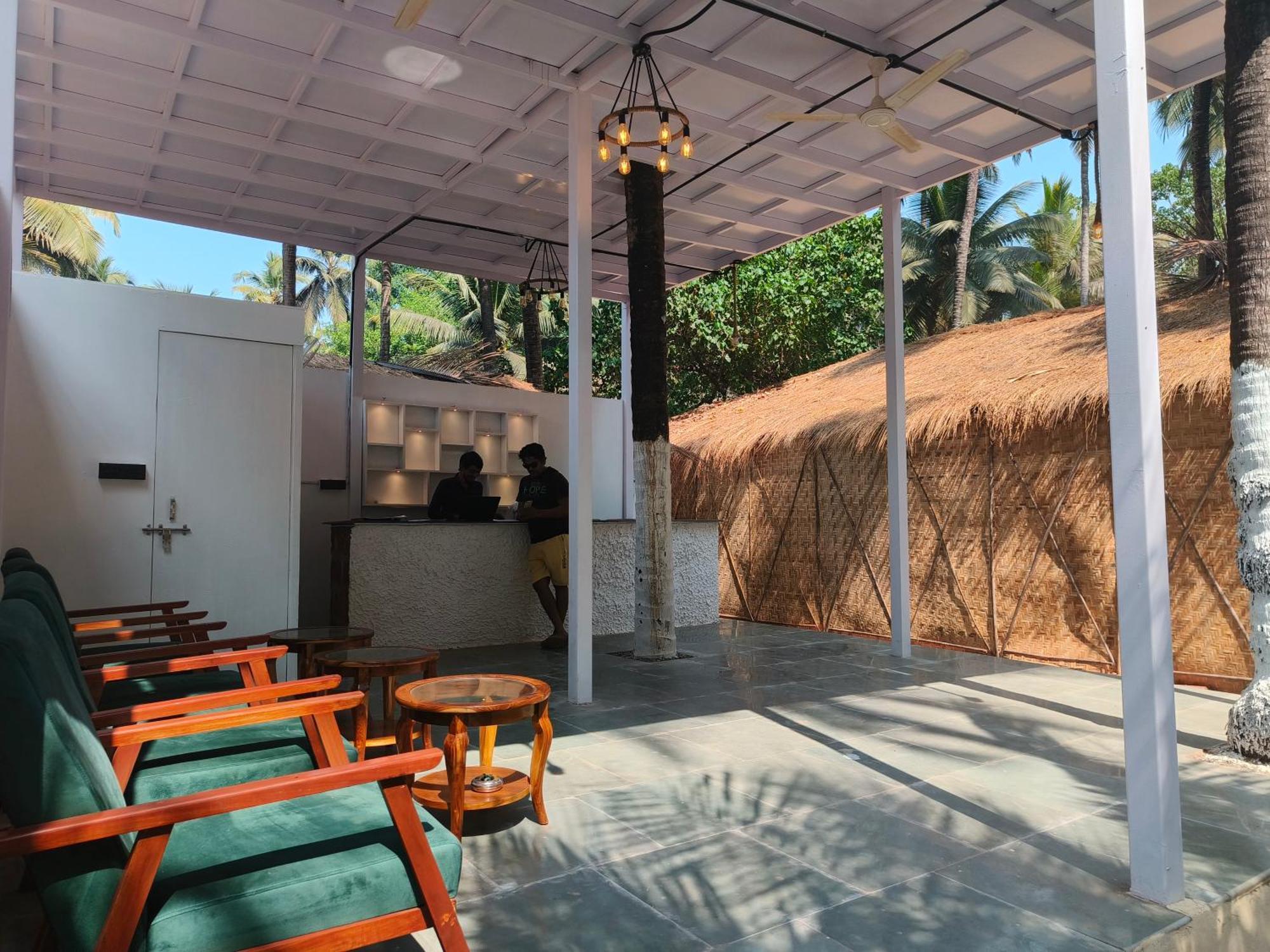 Aqua Beach Stays Ashwem Mandrem Ngoại thất bức ảnh