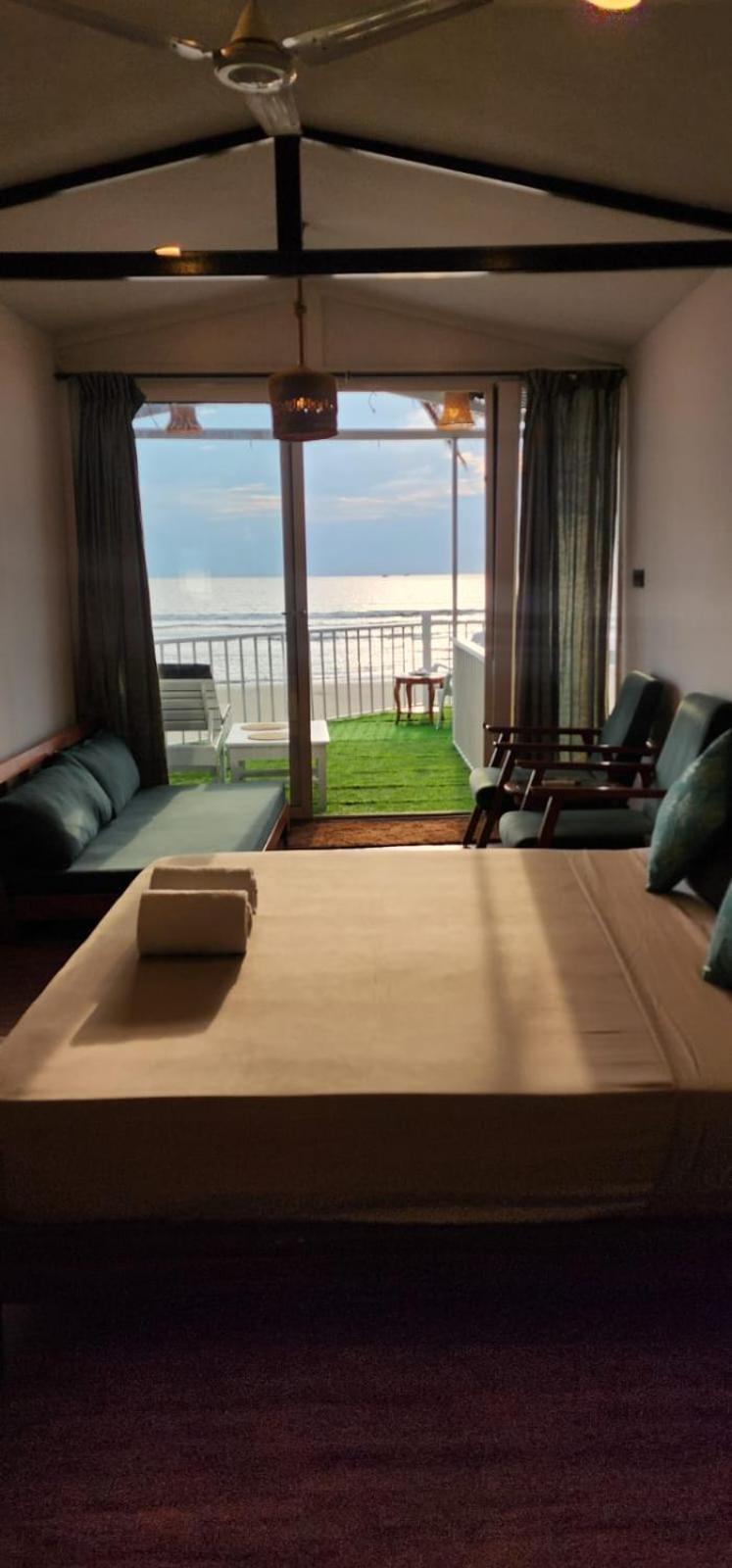Aqua Beach Stays Ashwem Mandrem Ngoại thất bức ảnh