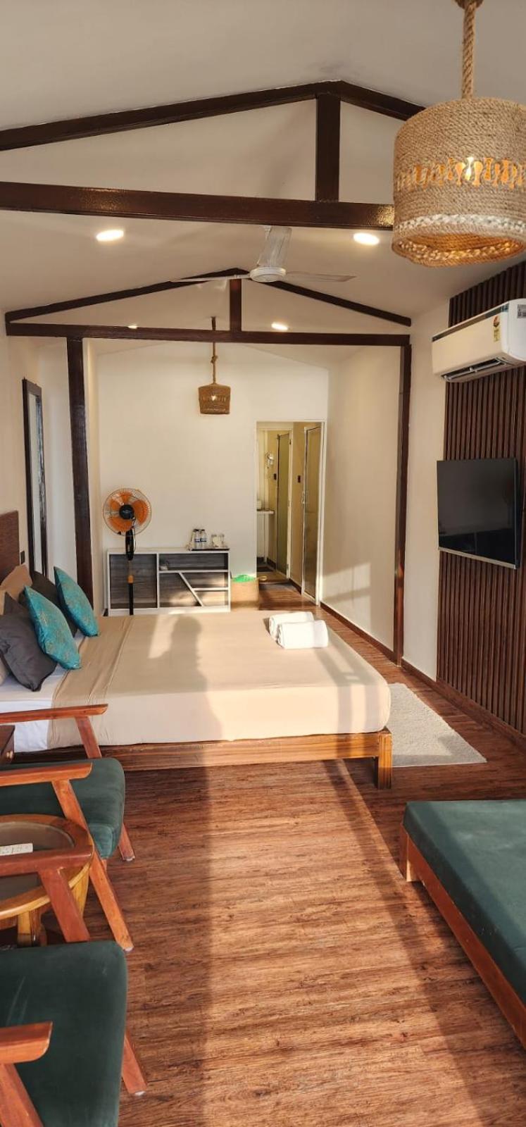Aqua Beach Stays Ashwem Mandrem Ngoại thất bức ảnh